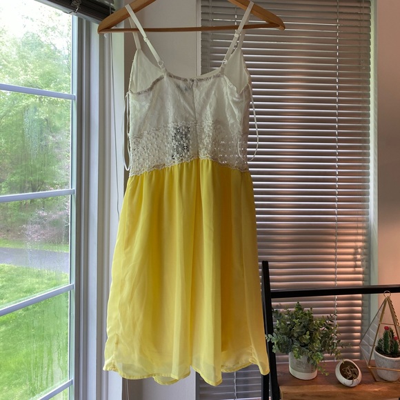 Lace Chiffon Spaghetti Strap Dress - Picture 2 of 6